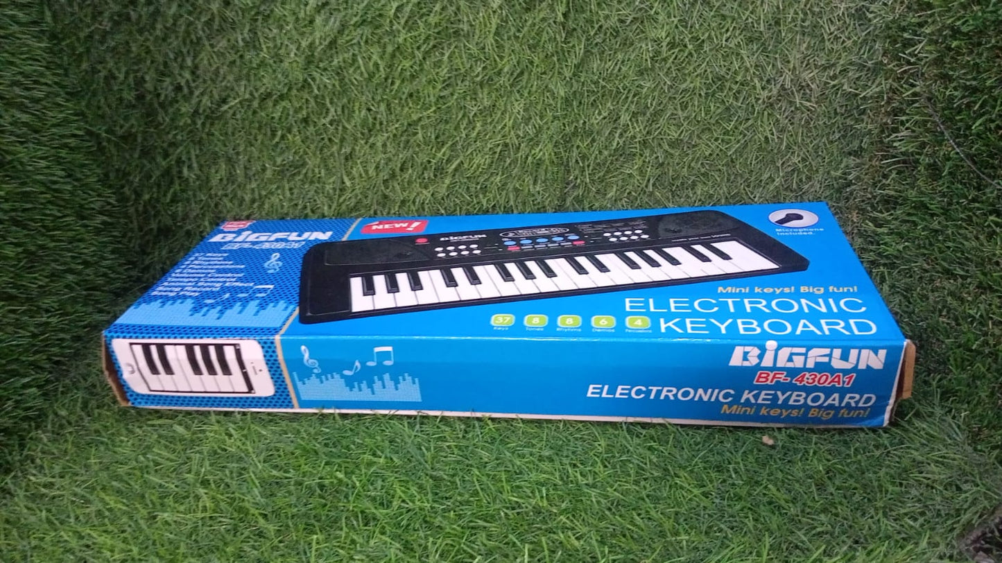 Overhead view of the Little Learners 37-key kids piano keyboard.