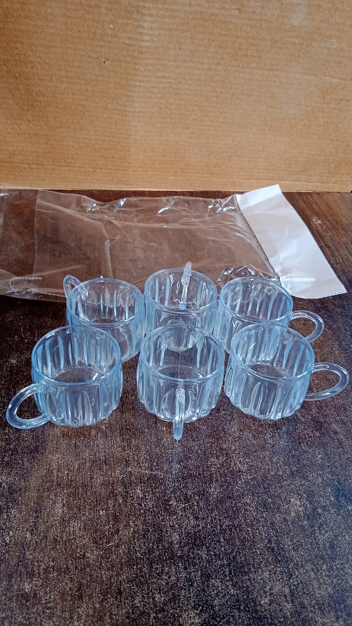 Transparent plastic tea cups suitable for home, office, and outdoor use