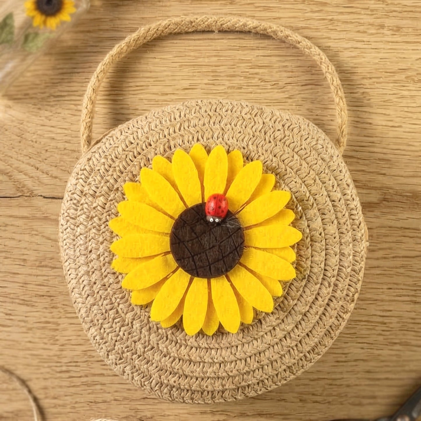 Lightweight women's crossbody purse with sunflower design