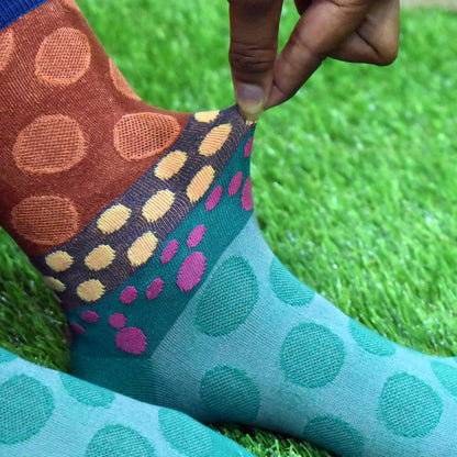 Detail of the high-quality stitching and material blend of FitFuzion's ankle length socks.