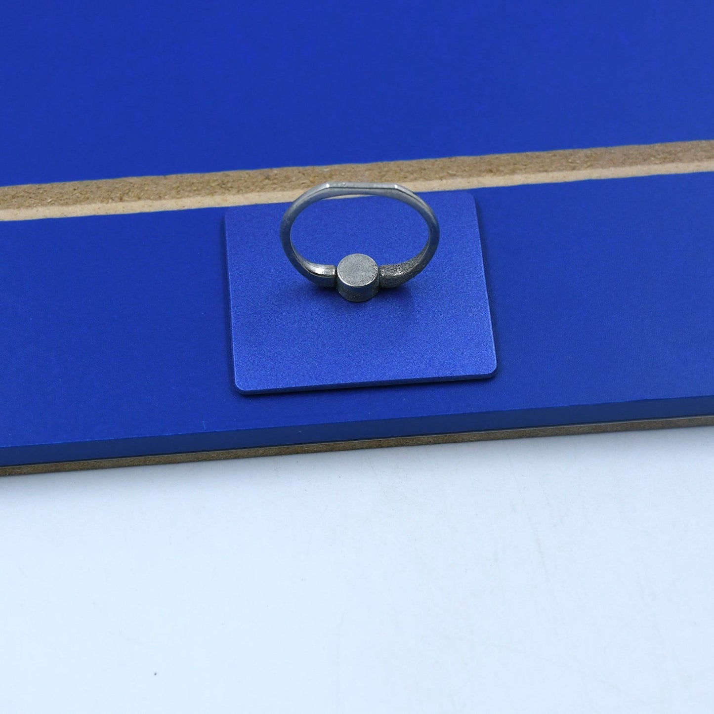 High-definition phone screen magnifier displaying a vibrant, enlarged image.