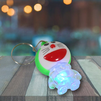 Side profile of the two-colored Doremon keychain.