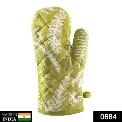 Front view of a durable cotton baking glove, ideal for microwave and oven use.