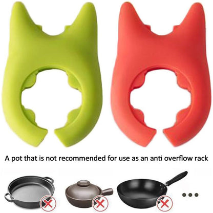 Compact plastic pot holder with anti-slip base to keep spoons and spatulas stable