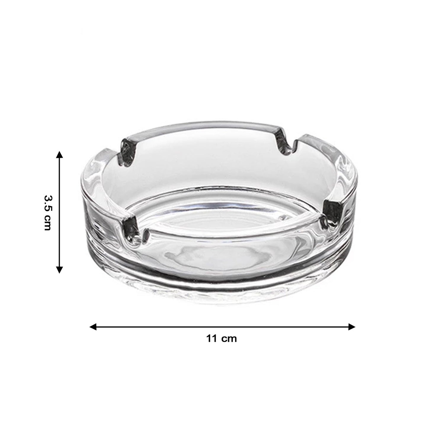 The classic design of this crystal glass ashtray adds sophistication.