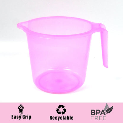 Close-up of the high-quality plastic material of the Bathora bath water mug.