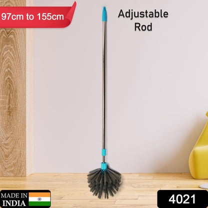 Close-up of the flexible head of the cobweb cleaning brush for effective dust removal.