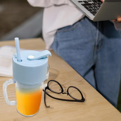 Ergonomic portable juicer with handle, showcasing its 340ml capacity.