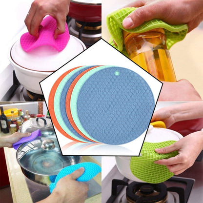 Brightly colored silicone hot mat, ideal for adding a pop to your kitchen decor.