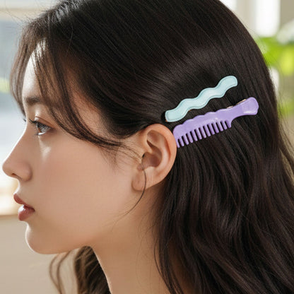 Practical comb design hair clip with non-slip mechanism