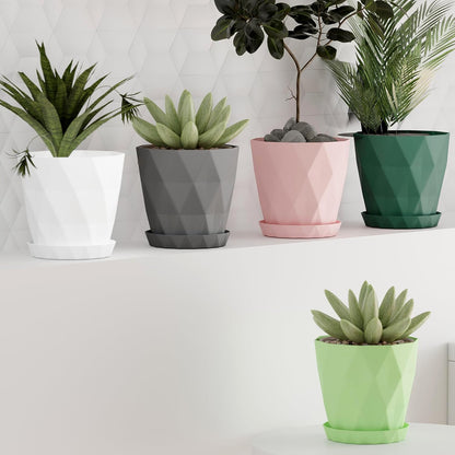Decorative diamond pattern plastic flower pot ideal for home décor