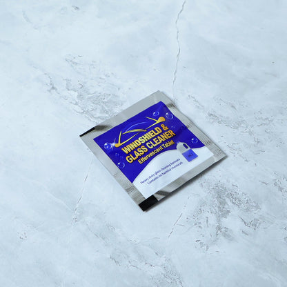 Compact effervescent tablet for car windshield cleaning