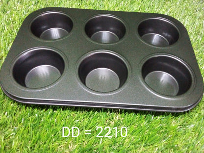 Easy-to-clean steel baking tray for perfect cupcakes and muffins.