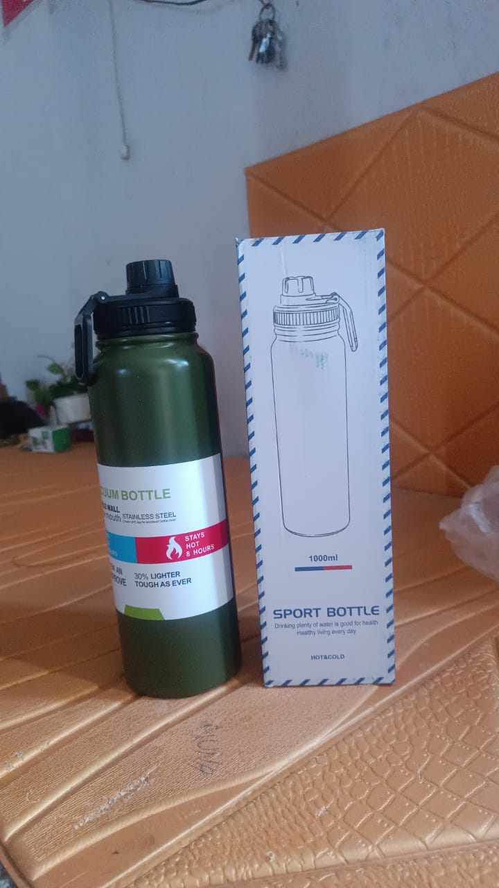 Mixed color options of insulated stainless steel water bottles for gifting